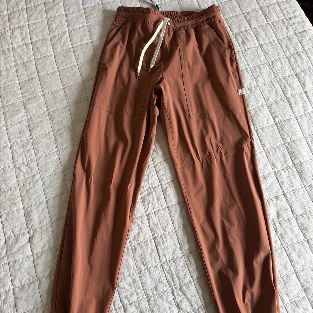 Vuori Brown Ankle Pants